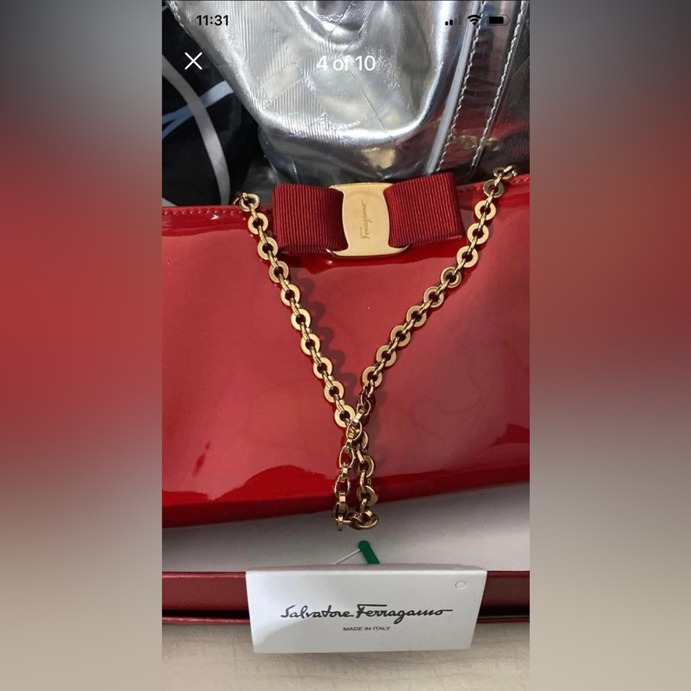 Red Salvatore Ferragamo
Evening bag